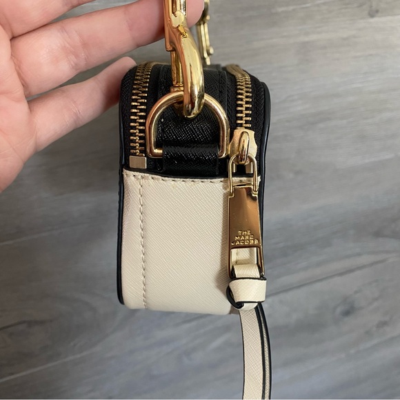 Marc Jacobs The Snapshot New Cloud/Gold Crossbody Bag - Picture 4 of 13